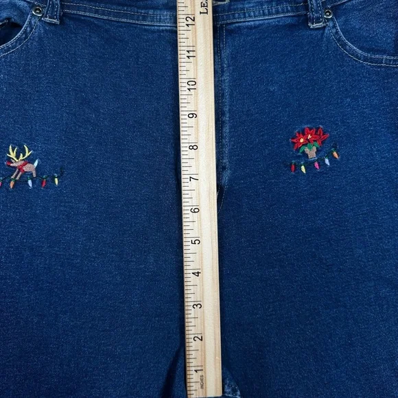 Quacker Factory Christmas Blue Jeans with Festive Embroidery Size Large - Picture 8 of 10